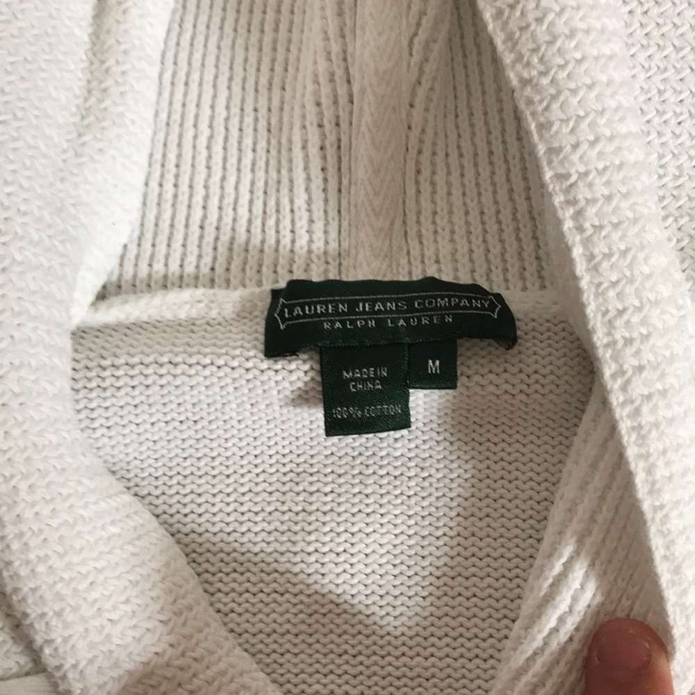 White pullover - Picture 3 of 3